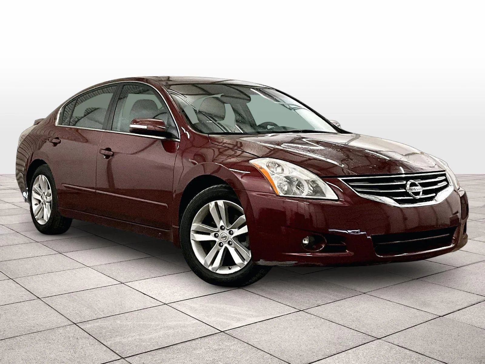 Used 2011 Nissan Altima 3.5 SR w/ 3.5SR Premium Pkg image 3