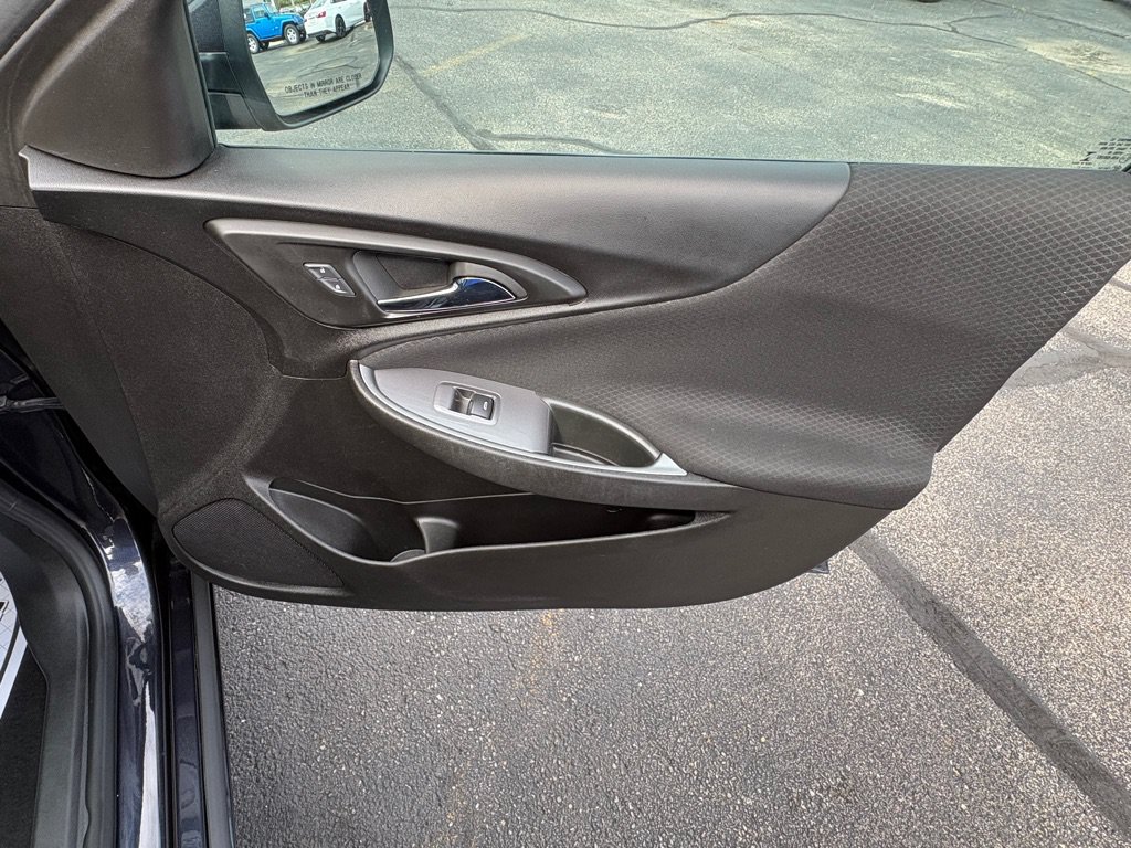 Used 2023 Chevrolet Malibu LT FWD image 17