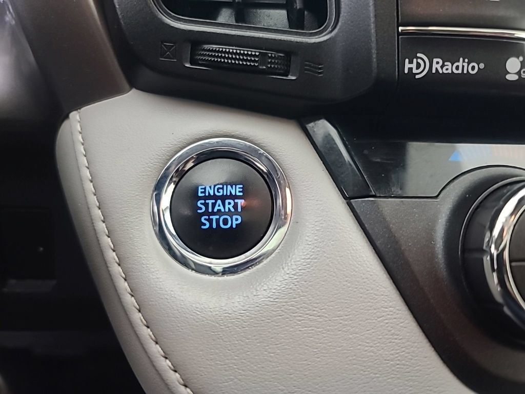 Used 2018 Toyota RAV4 XLE w/ Plus Extra Value Package FWD image 35