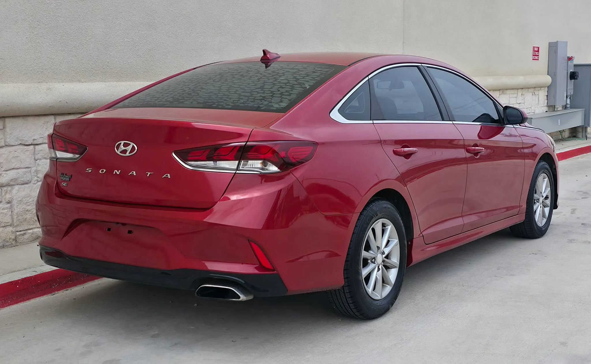 Used 2018 Hyundai Sonata SE FWD image 3