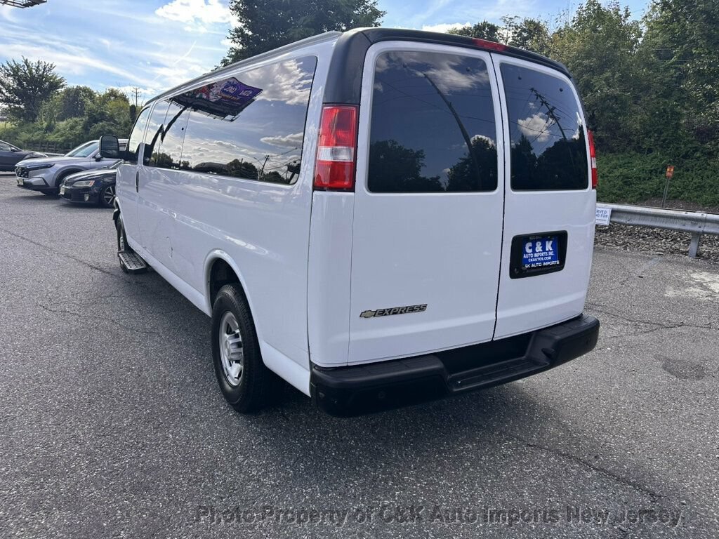 Used 2022 Chevrolet Express 3500 LS RWD image 8
