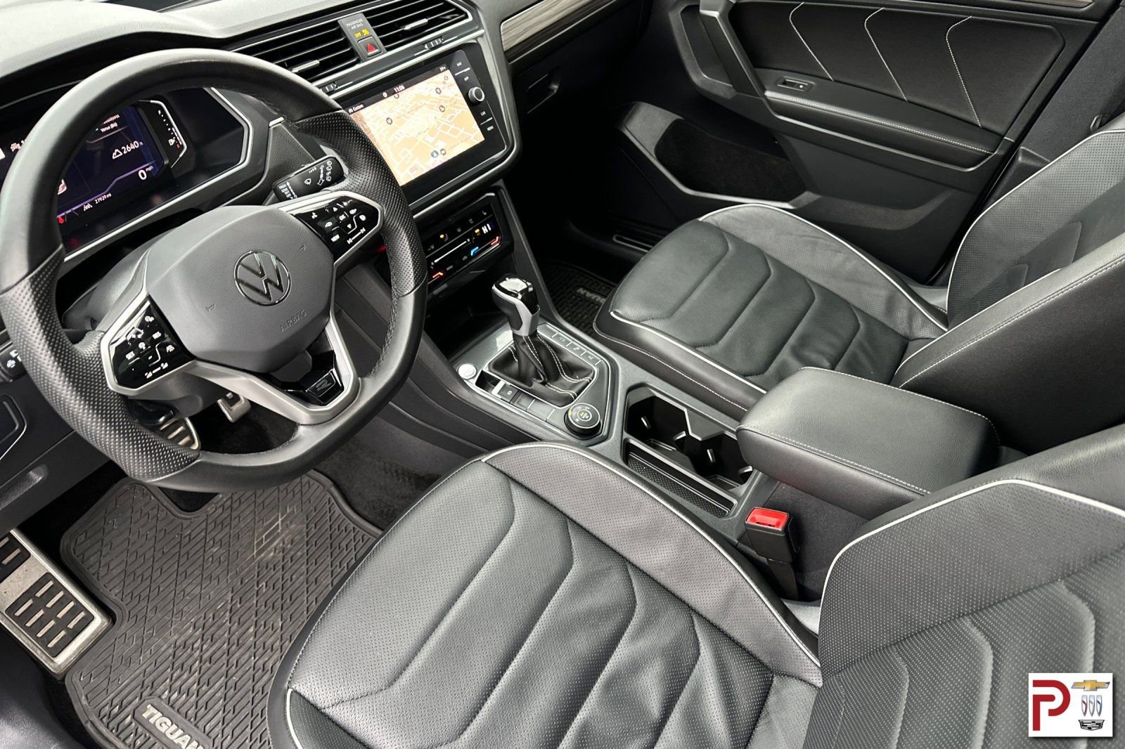 Used 2024 Volkswagen Tiguan SEL R-Line image 10