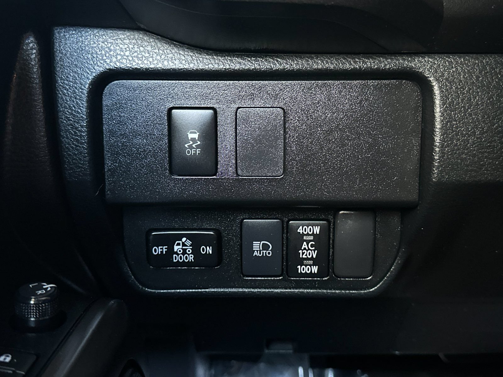 Used 2021 Toyota Tacoma TRD Sport AWD/4WD image 25