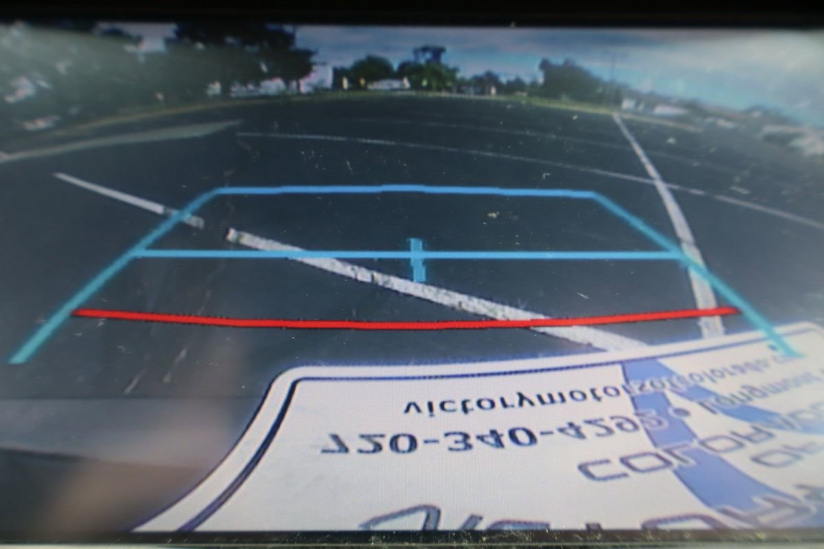 Used 2015 Toyota Venza LE image 35