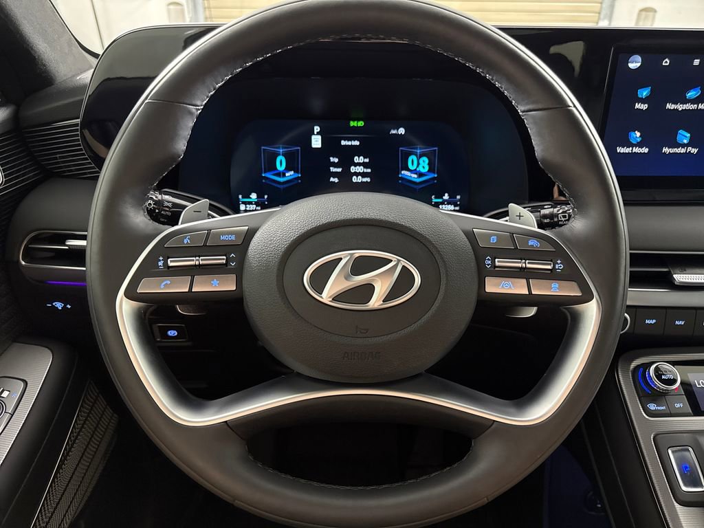 Used 2025 Hyundai Palisade Calligraphy FWD image 16