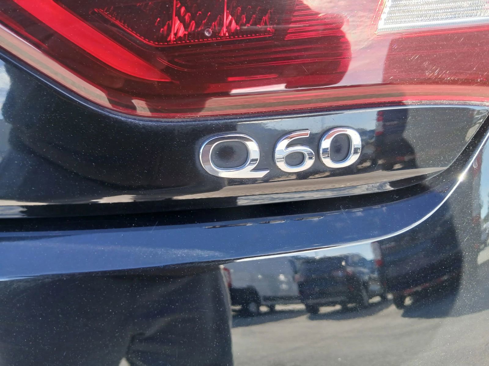 Used 2017 INFINITI Q60 2.0t image 16