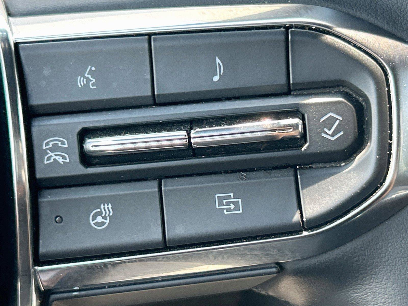 Used 2025 GMC Acadia Elevation AWD/4WD image 39