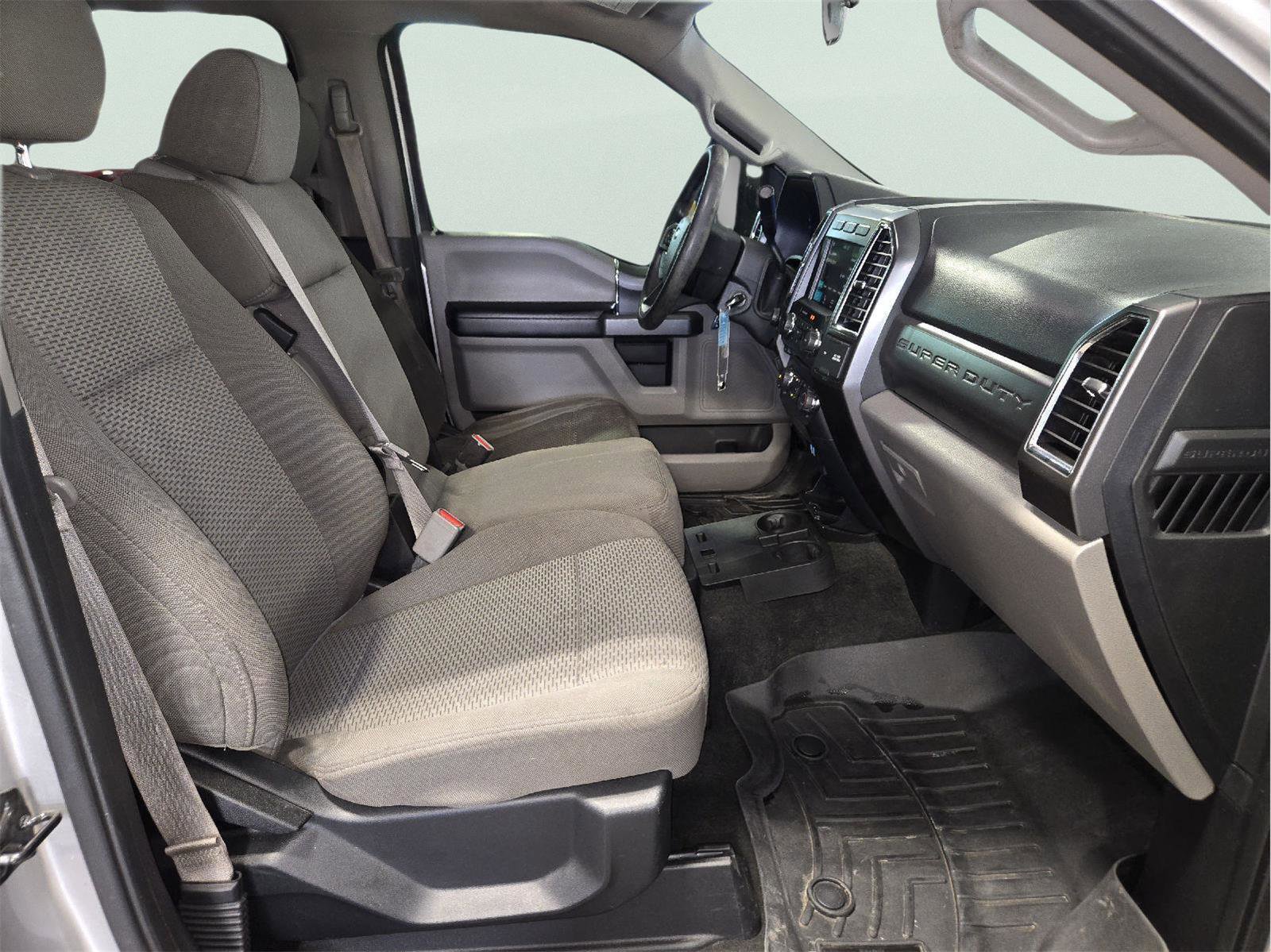 Used 2017 Ford F250 XLT w/ XLT Premium Package image 39