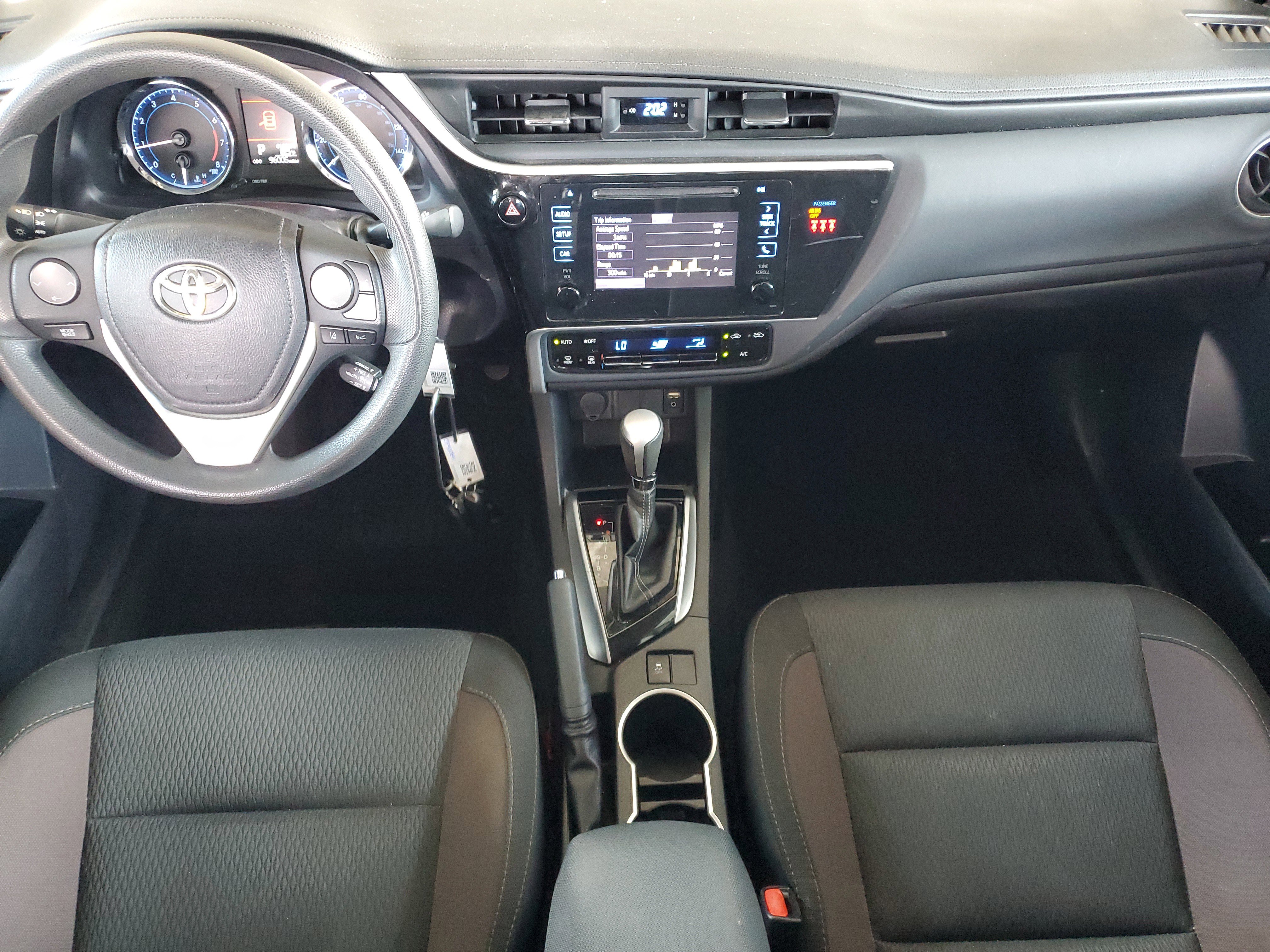 Used 2018 Toyota Corolla LE FWD image 11
