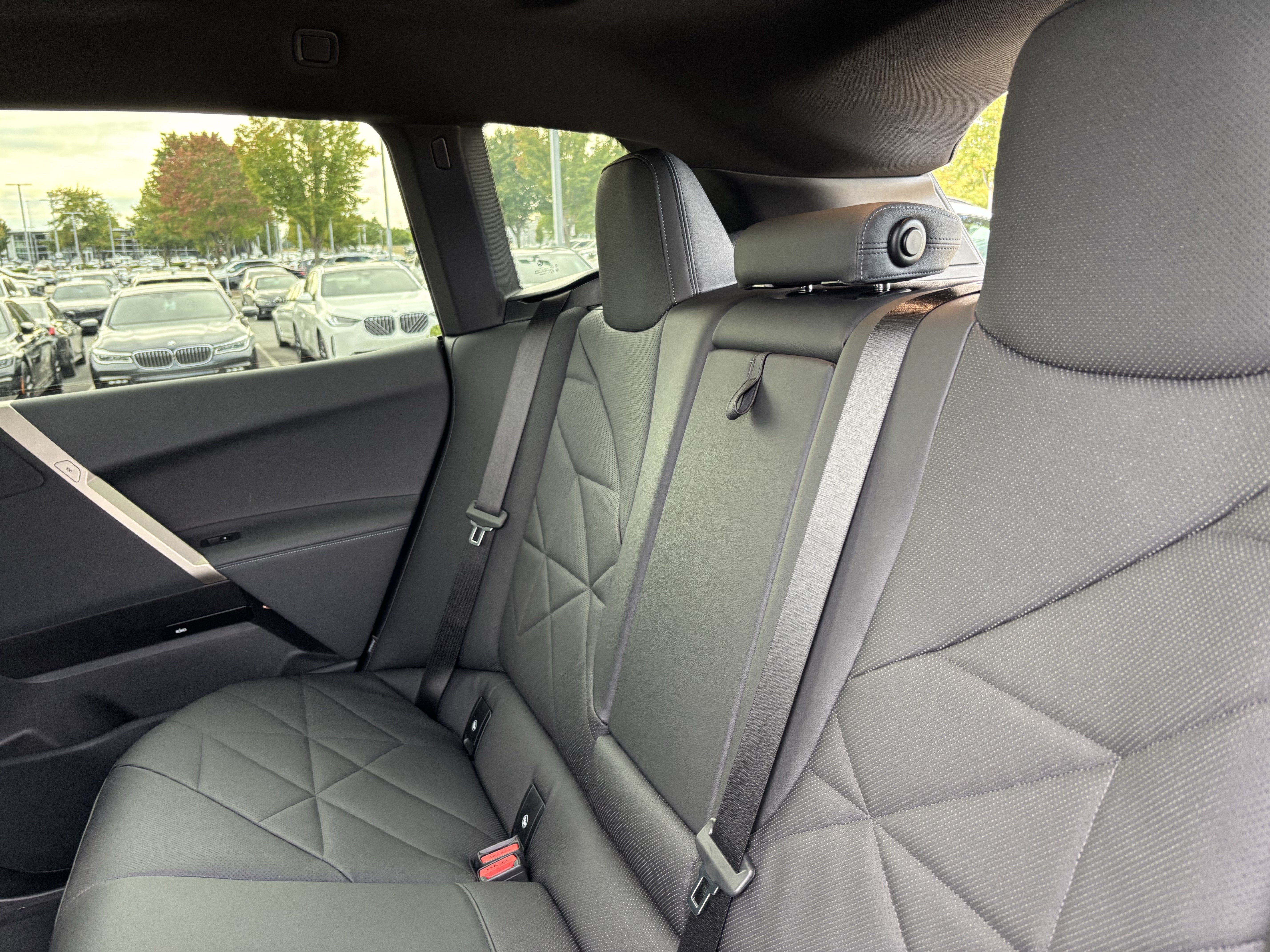 Certified 2024 BMW iX xDrive50 AWD/4WD image 33