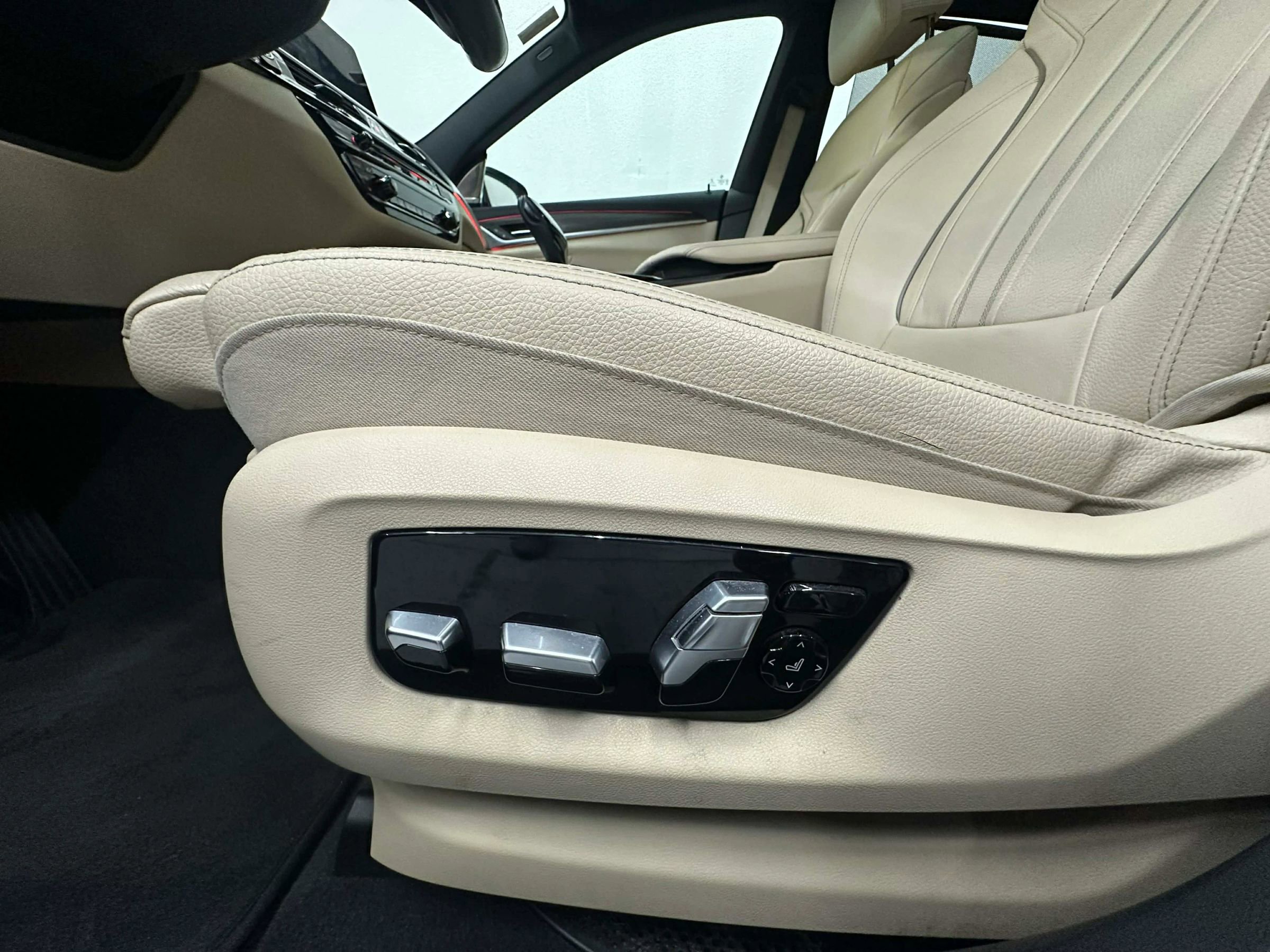 Used 2018 BMW 640i Gran Turismo xDrive 640i Gran Turismo xDrive Sedan w/ Dynamic Handling Package image 59