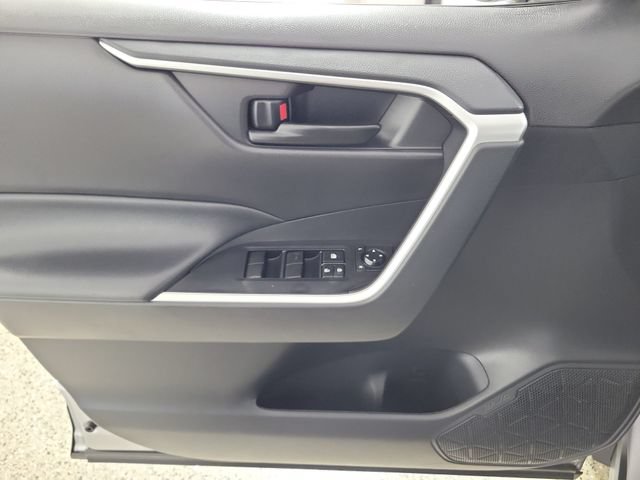 Used 2024 Toyota RAV4 LE AWD/4WD image 21