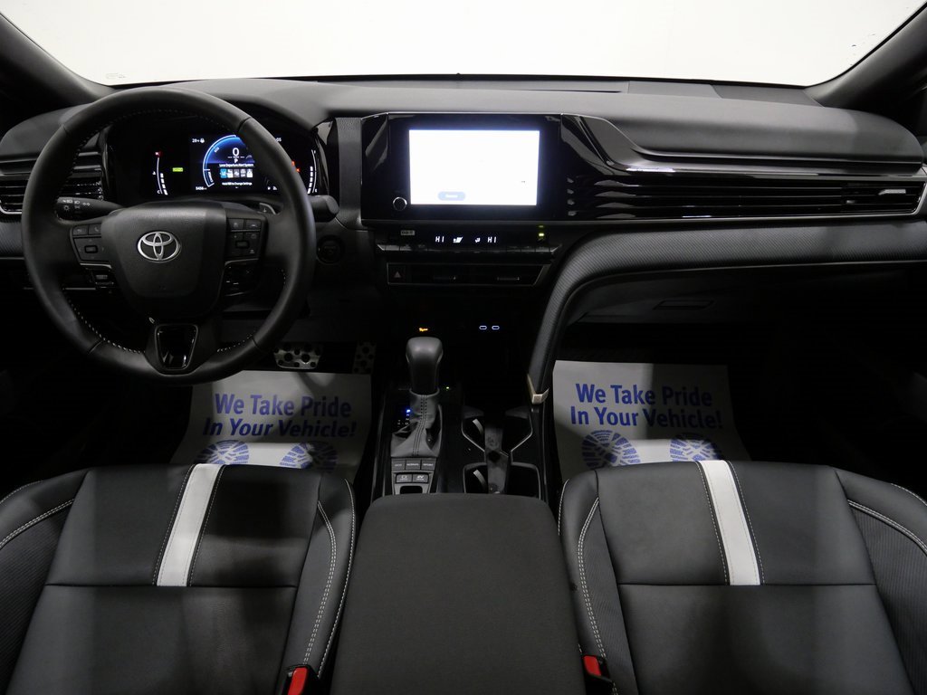 Used 2025 Toyota Camry SE image 10