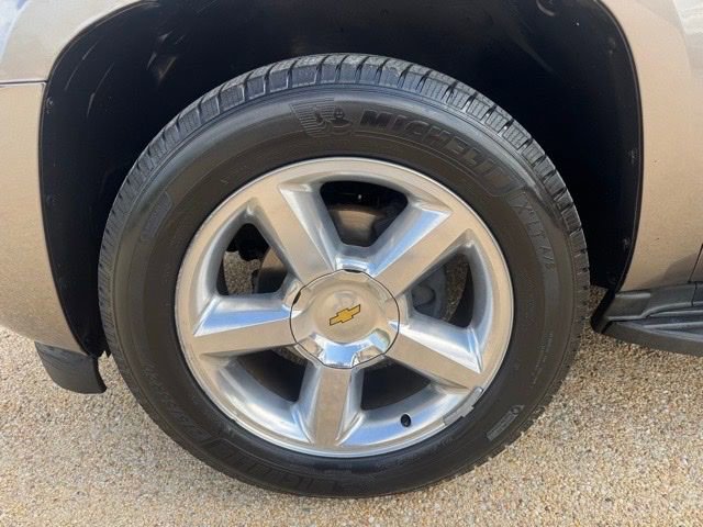 Used 2011 Chevrolet Tahoe LT RWD image 15