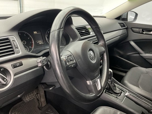 Used 2014 Volkswagen Passat Wolfsburg Edition image 15