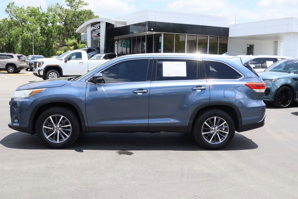 Used 2019 Toyota Highlander XLE FWD image 6