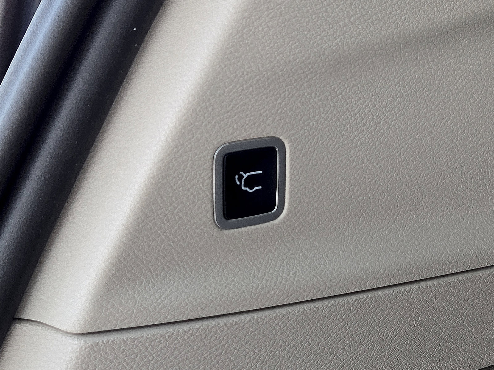 Used 2024 Chrysler Pacifica Limited FWD image 15