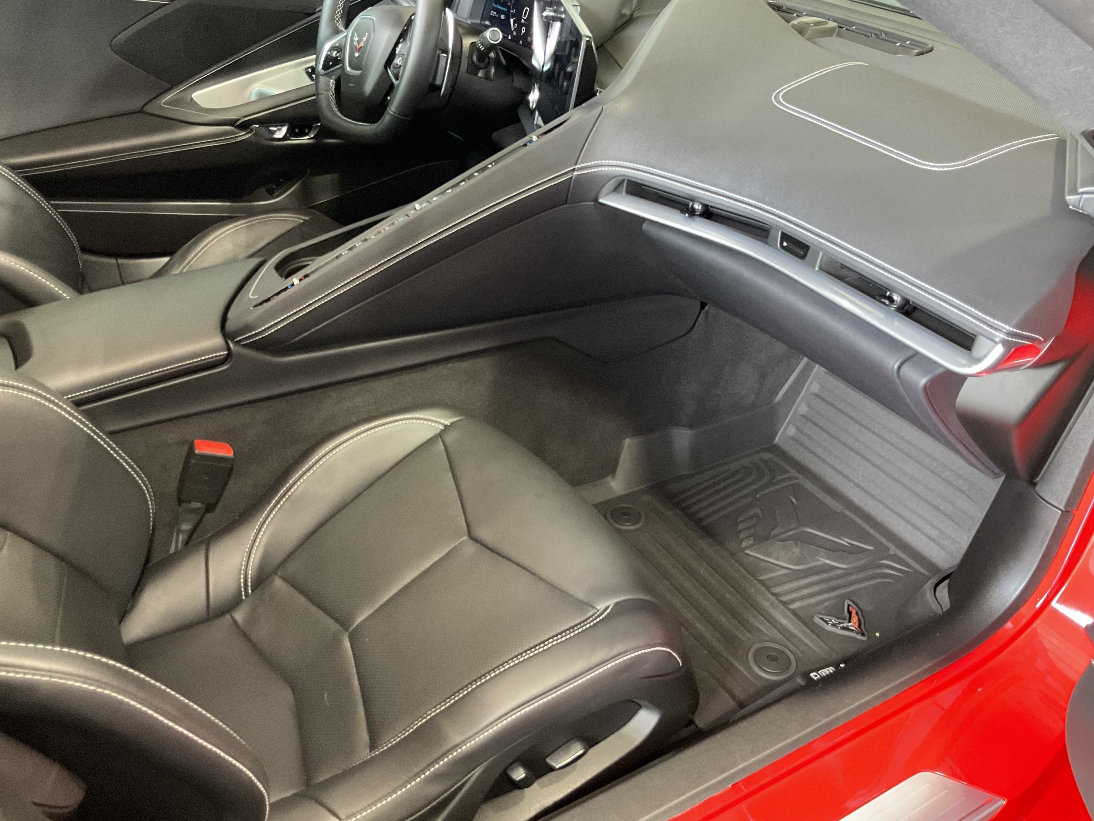 Used 2022 Chevrolet Corvette Stingray Coupe w/ Z51 Performance Package RWD image 19