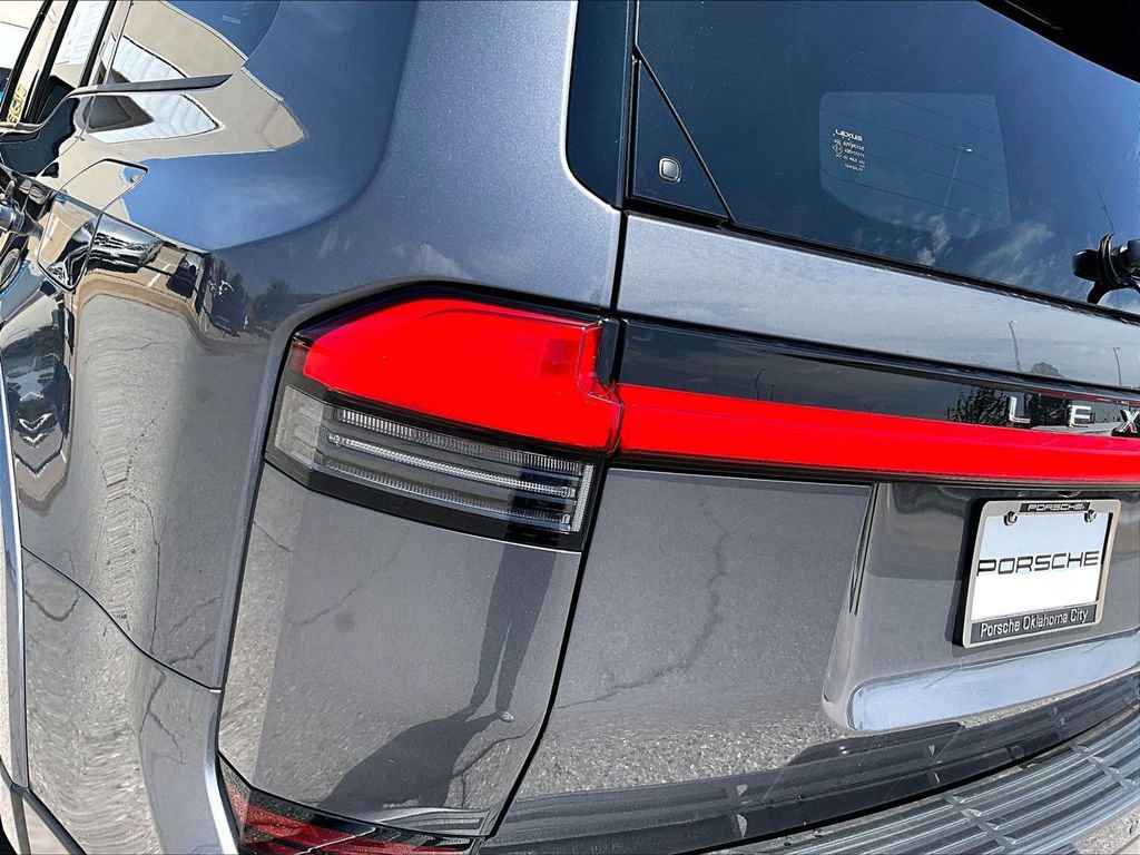 Used 2024 Lexus GX 550 w/ Accessory Package (Z1) image 21