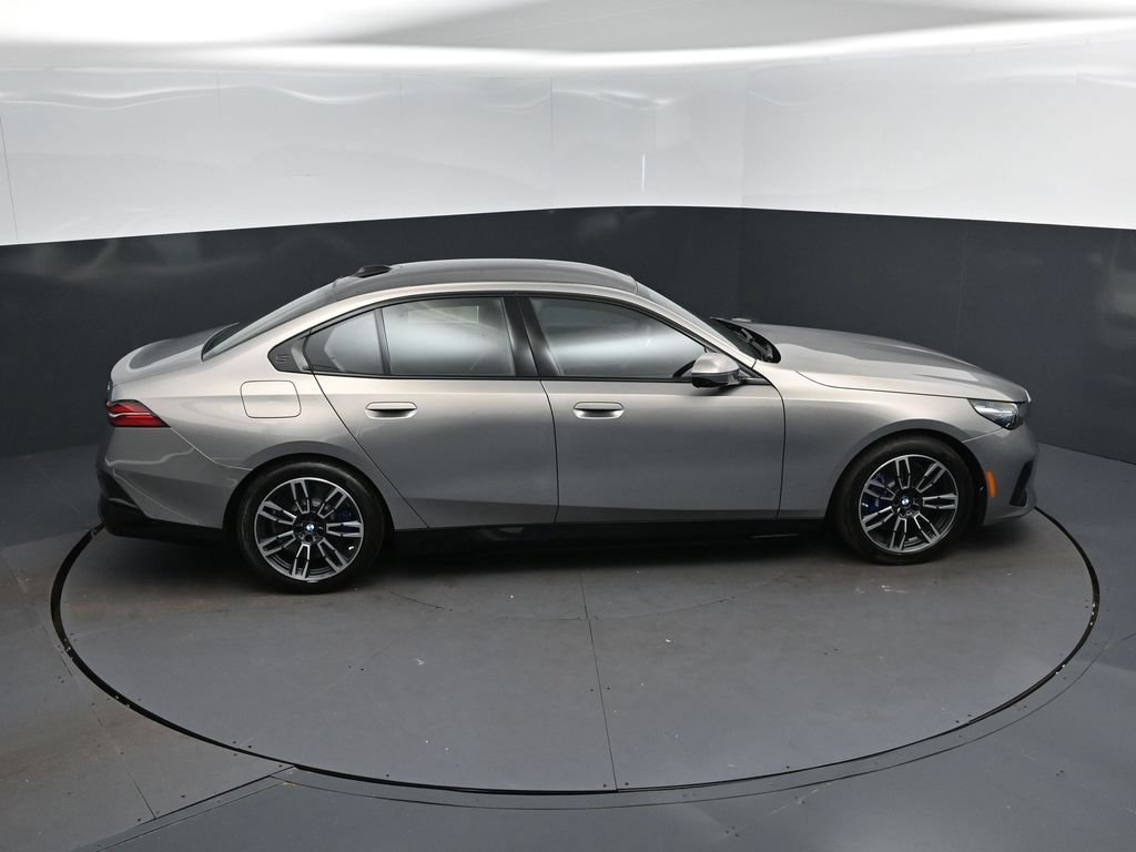 New 2027 BMW 550e xDrive w/ Premium Package AWD/4WD image 35