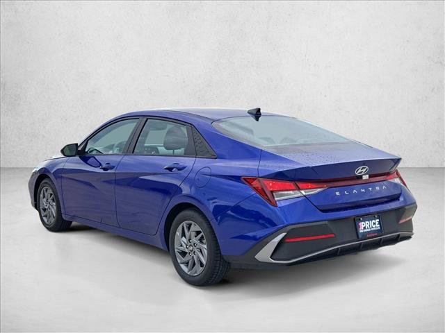 Used 2024 Hyundai Elantra SEL FWD image 8