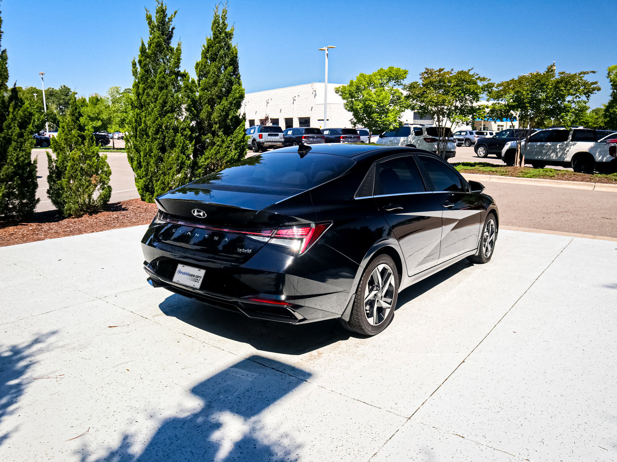 Used 2022 Hyundai Elantra Limited FWD image 11