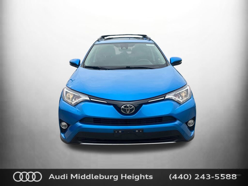 Used 2018 Toyota RAV4 XLE AWD/4WD image 2
