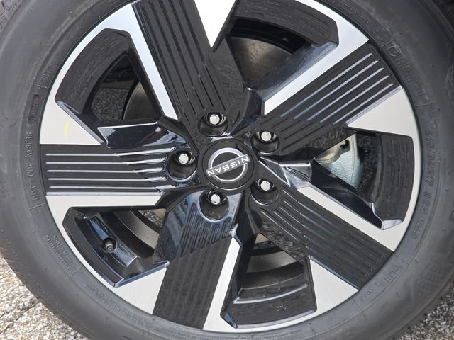 New 2026 Nissan Kicks SV w/ Cold Weather Package AWD/4WD image 9