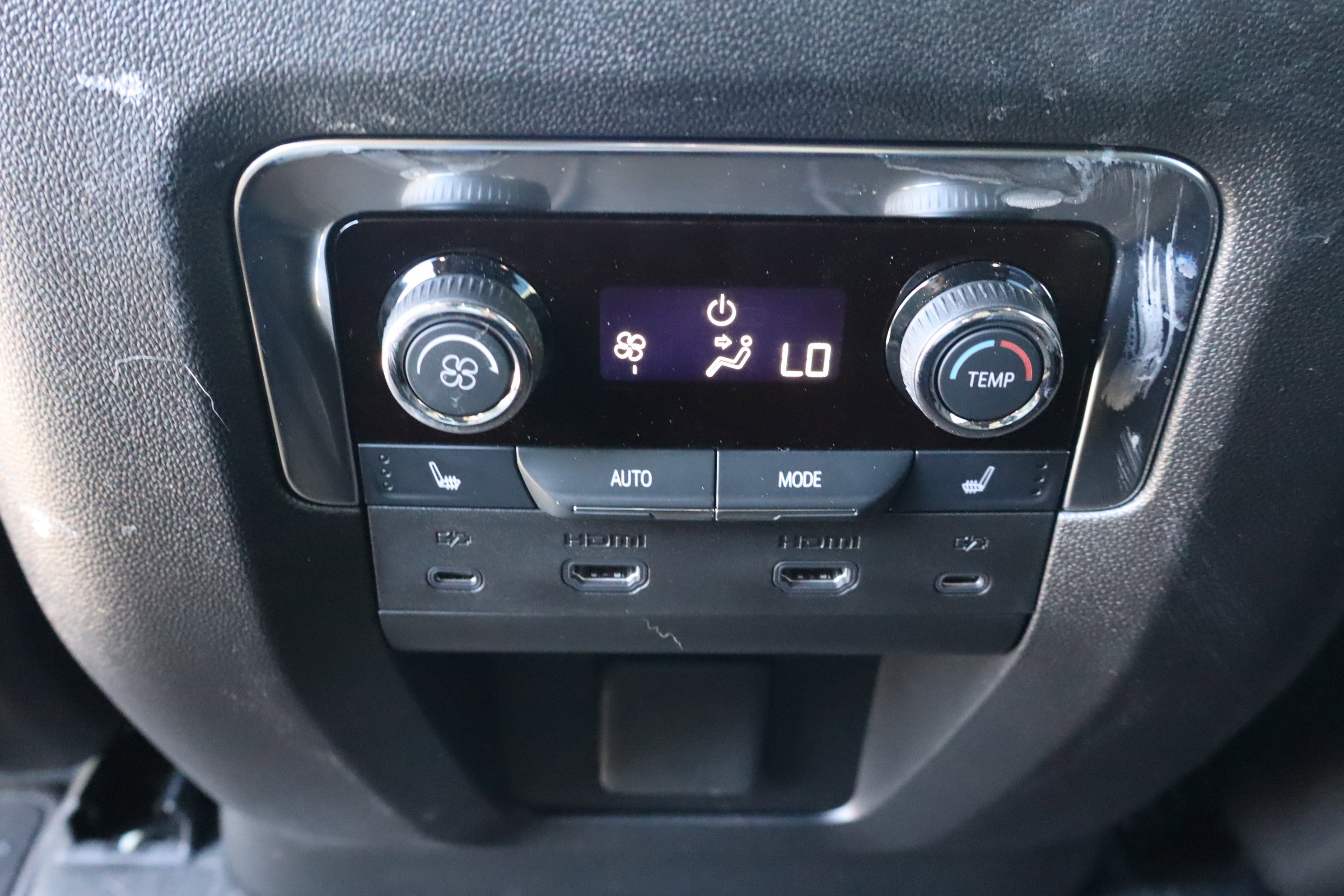 Used 2025 Chevrolet Tahoe Premier image 35