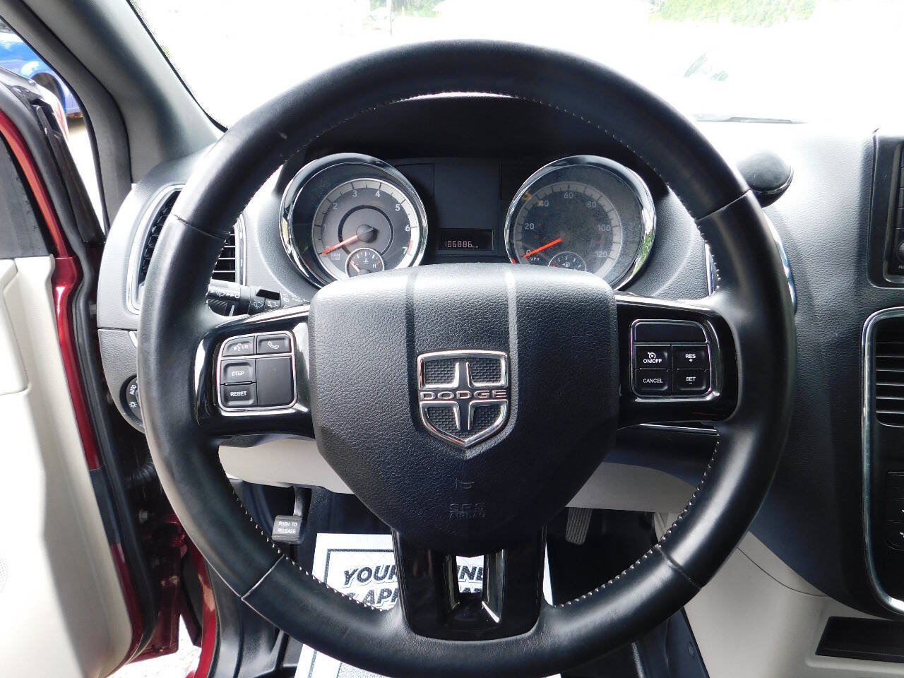 Used 2018 Dodge Grand Caravan SXT FWD image 29