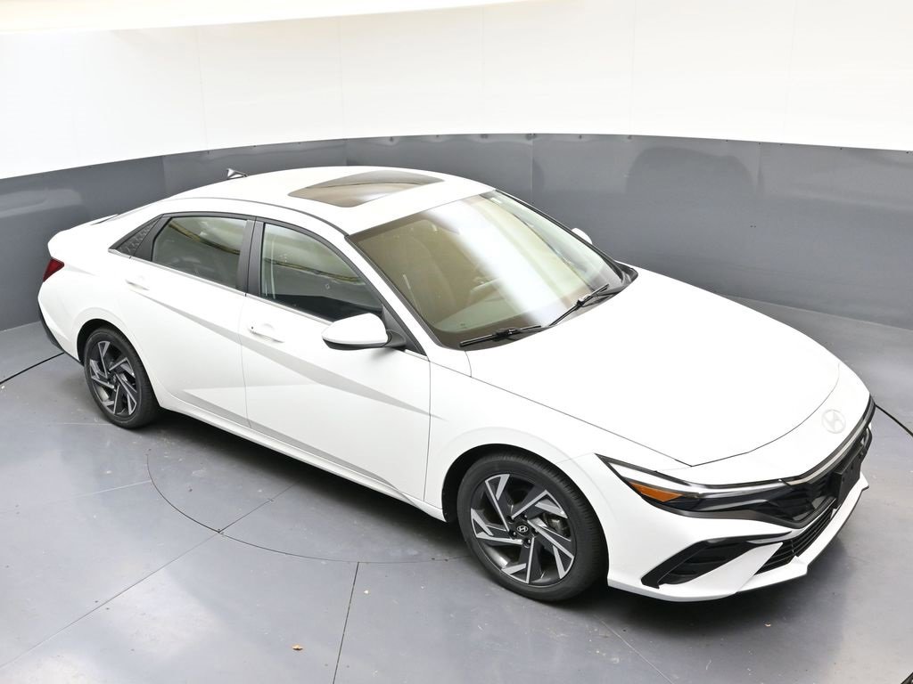 Certified 2025 Hyundai Elantra SEL w/ Cargo Package image 51
