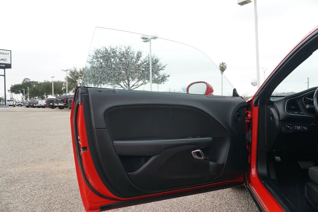 Used 2020 Dodge Challenger SXT w/ Blacktop Package image 14