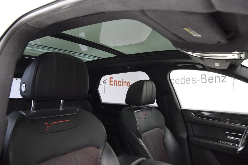 Used 2020 Bentley Bentayga Design Series AWD/4WD image 18