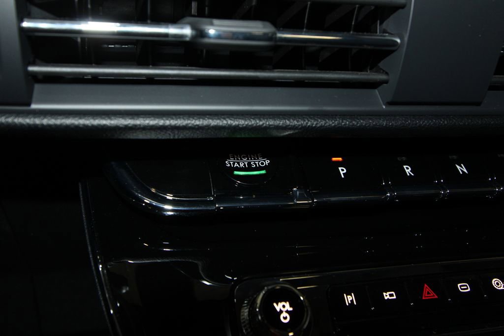 Used 2026 Lincoln Corsair Grand Touring image 13