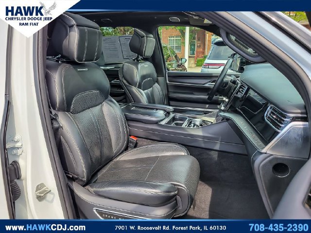 Used 2024 Jeep Grand Wagoneer L Series II w/ Quick Order Packagew 28T AWD/4WD image 38