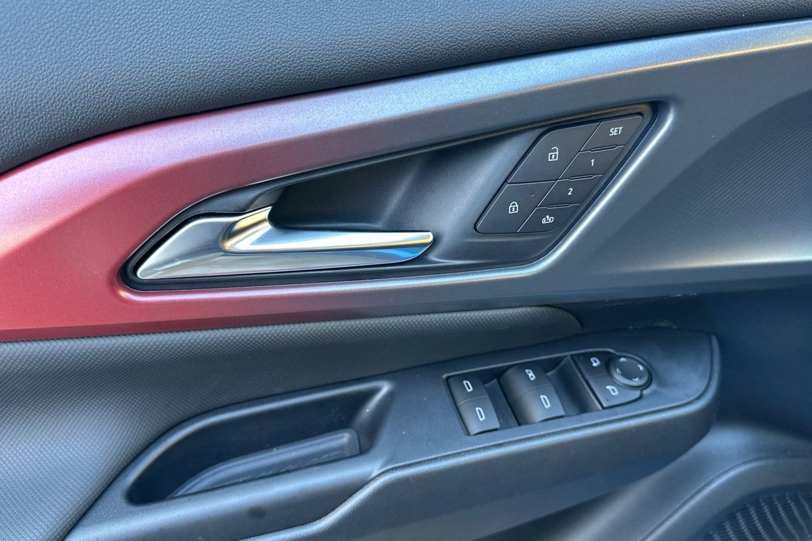 New 2025 Chevrolet Equinox EV RS w/ Active Safety Package 3 AWD/4WD image 11