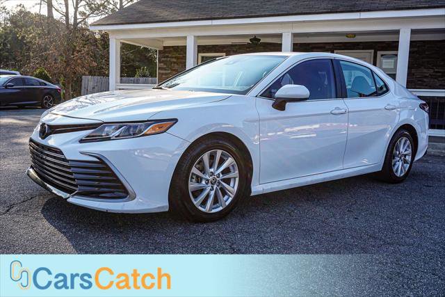 Used 2022 Toyota Camry LE image 12