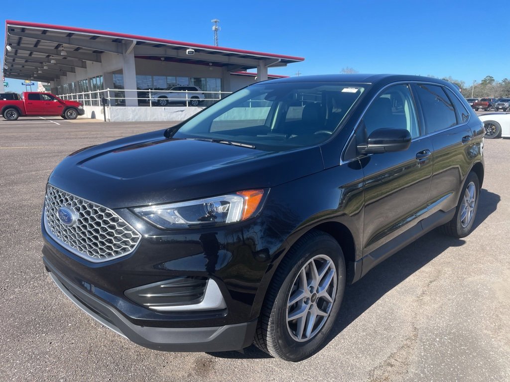 Used 2024 Ford Edge SEL image 3