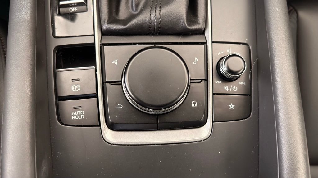 Used 2020 MAZDA MAZDA3 Hatchback FWD image 29