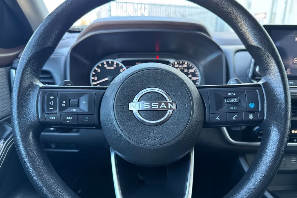 Used 2023 Nissan Rogue SV image 24