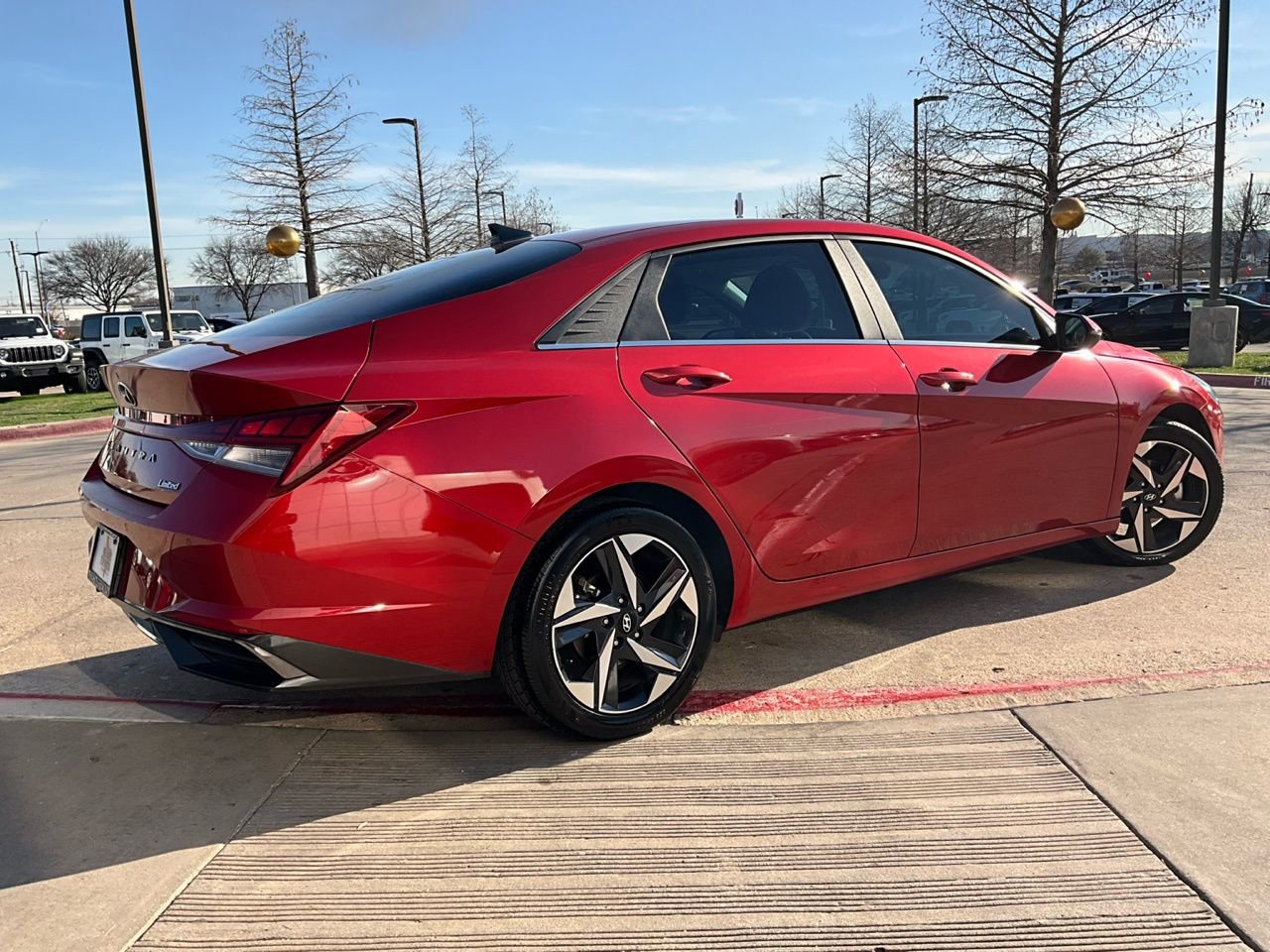 Used 2021 Hyundai Elantra Limited image 6