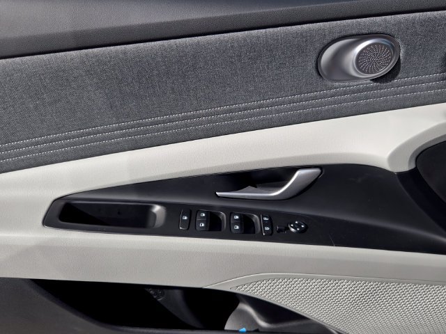 New 2026 Hyundai Elantra SEL Sport FWD image 14