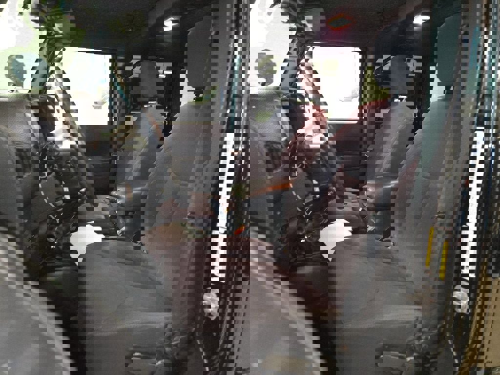 Used 2013 Jeep Wrangler Unlimited Sport image 2