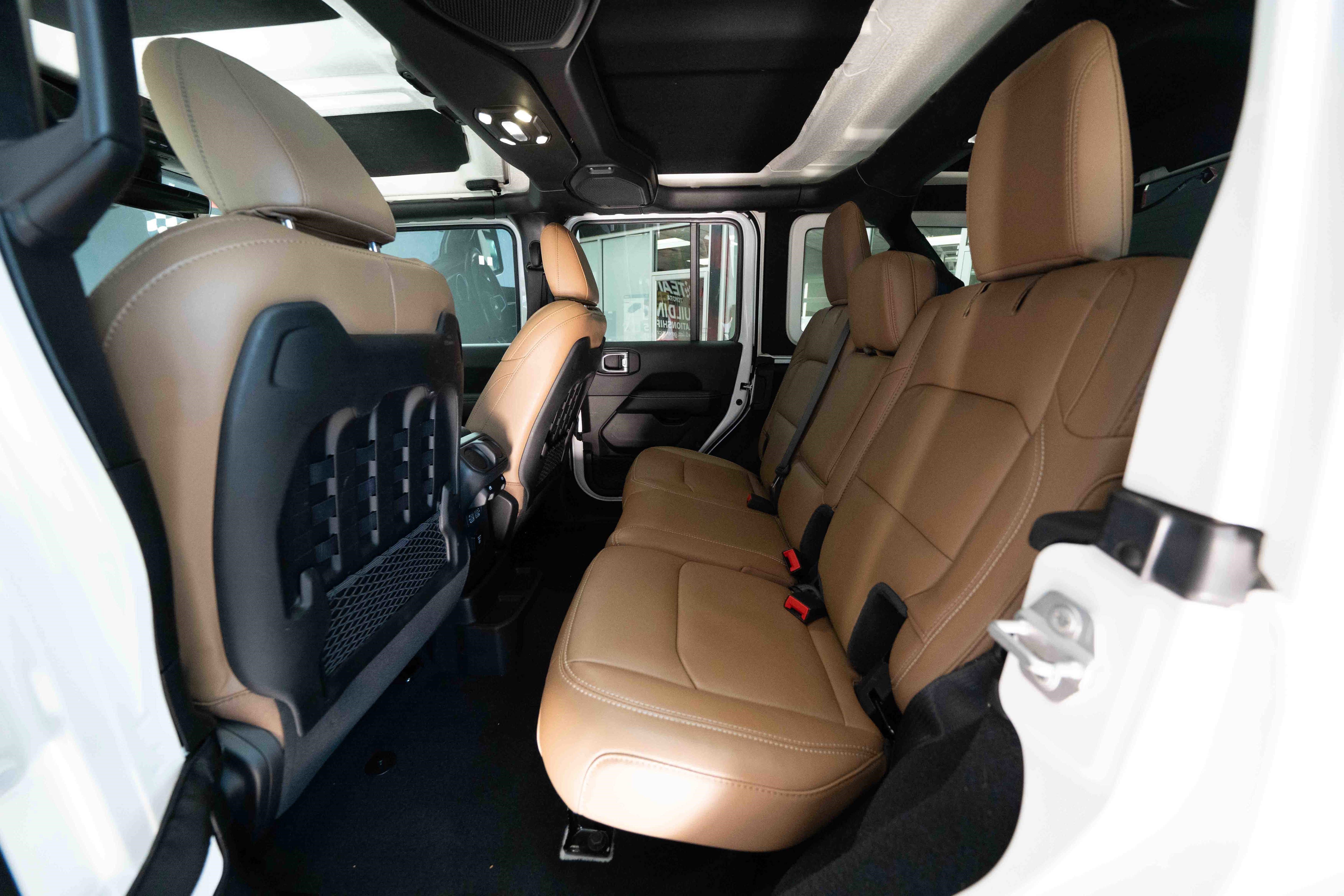 Used 2022 Jeep Wrangler Unlimited Rubicon w/ Xtreme Recon 35" Tire Package image 23