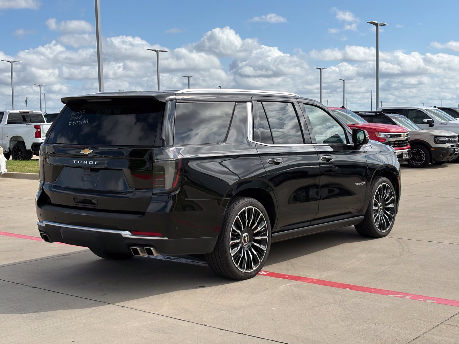 Used 2026 Chevrolet Tahoe High Country AWD/4WD image 7