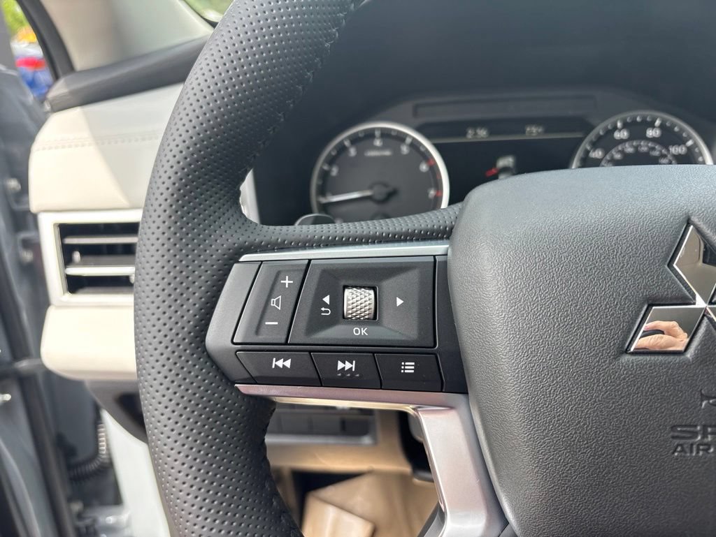 New 2026 Mitsubishi Outlander SE FWD image 18