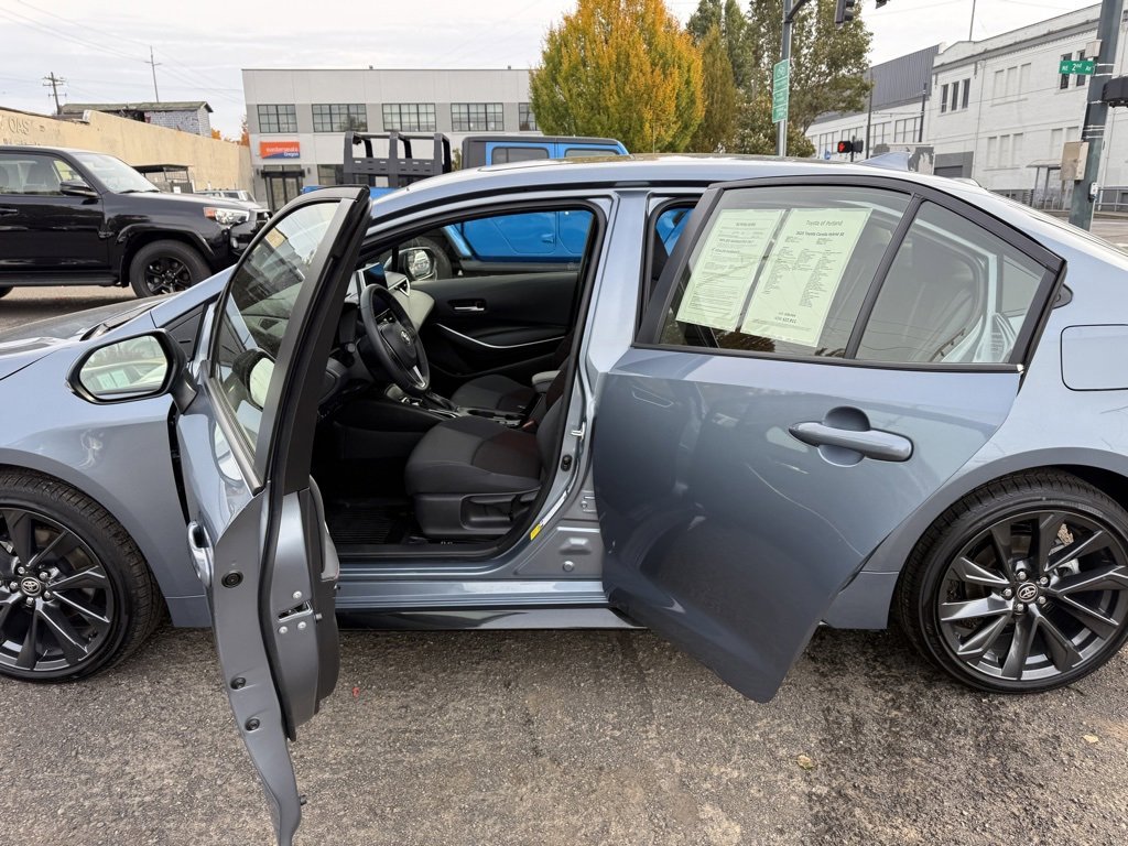 Certified 2025 Toyota Corolla SE image 29