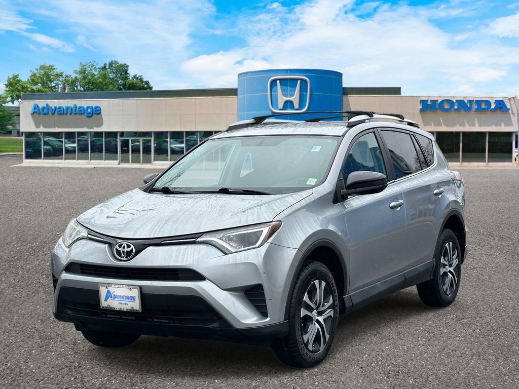 Used 2016 Toyota RAV4 LE image 2