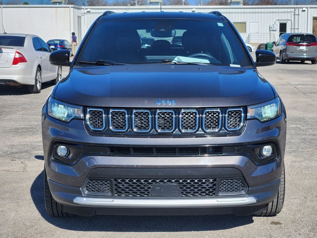 Used 2023 Jeep Compass Limited image 2