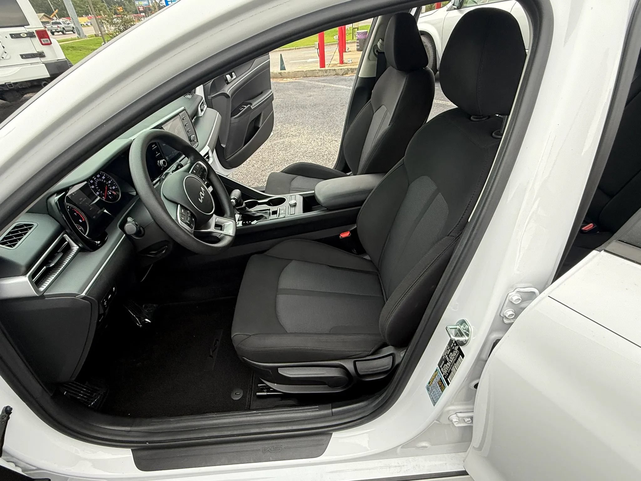 Used 2023 Kia K5 LXS FWD image 40